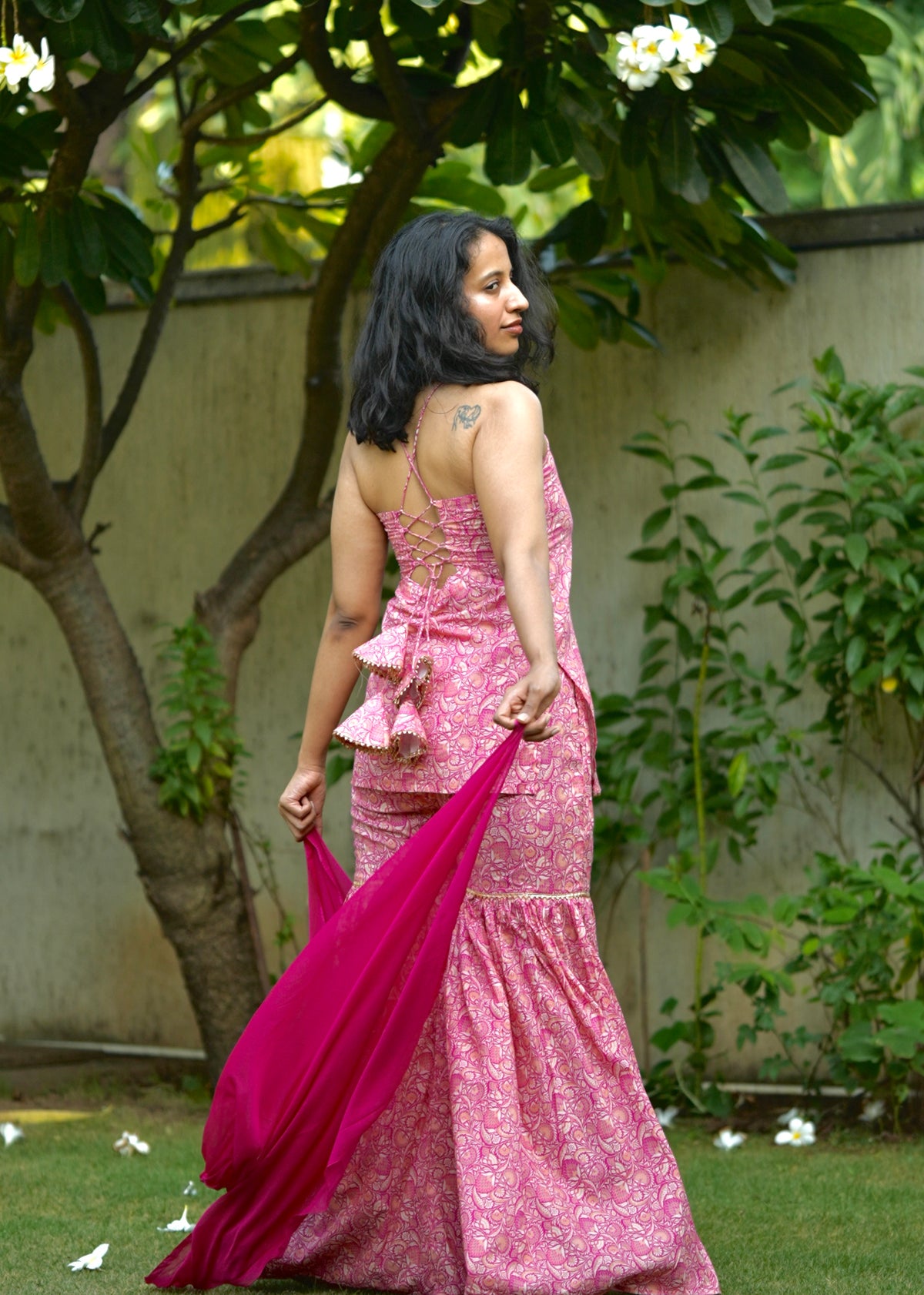 Gulabi Leher Kurti Sharara Dupatta Set